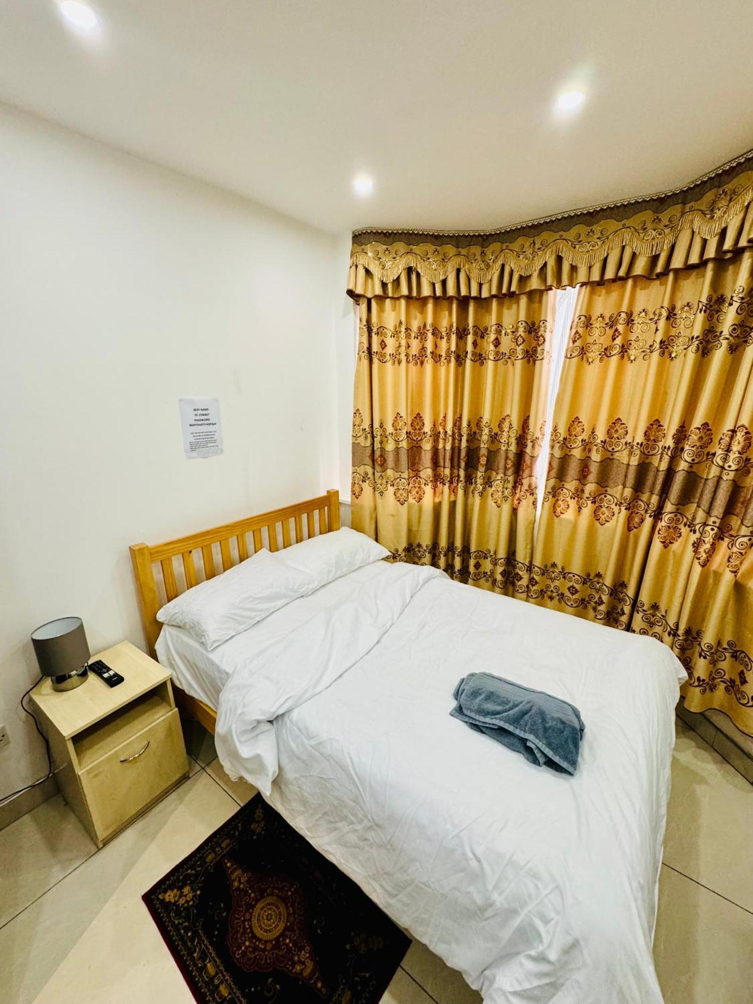 The Great Falcon Accommodation London Exterior photo